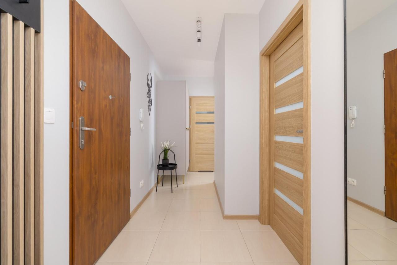 Osiedle Avia Harmonious Apartment With Balcony & Parking Cracow By Renters Prestige Cracovia Esterno foto